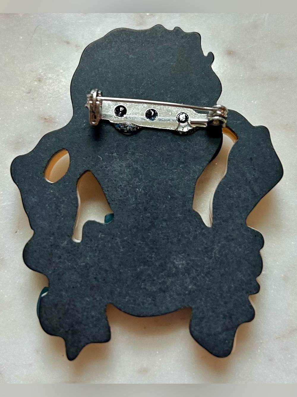 Iris Apfel Fashionista Acrylic Brooch - Picture 4 of 4